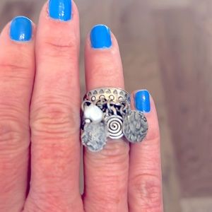 Unique Silpada Silver/Pearl ring